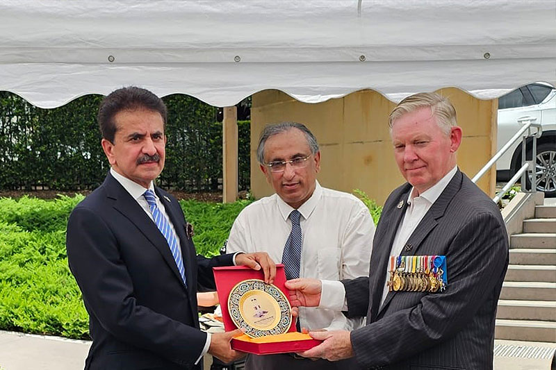 His Excellency Mr Zahid Hafeez Chaudhri, High Commissioner for Pakistan and RSL Queensland State President Major General Stephen Day DSC AM